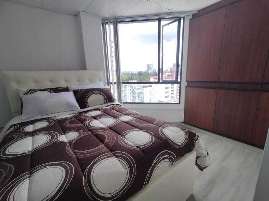 Apartamento Frente La Carolina Cc El Jardin Quito